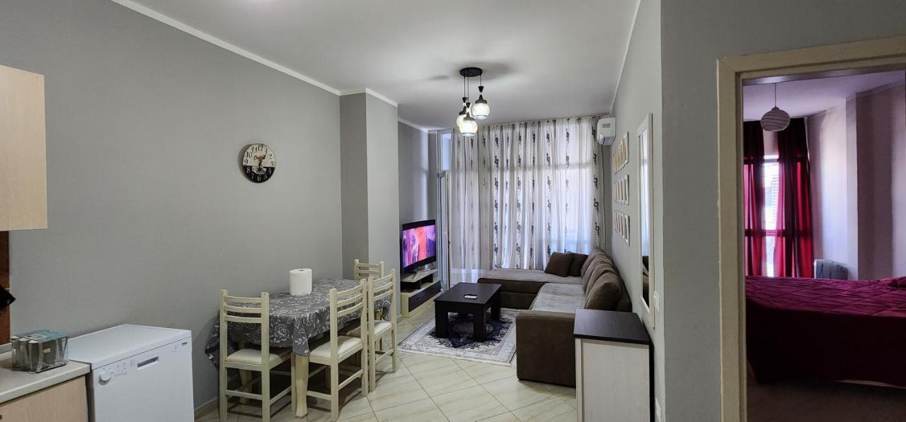 Pleasing Place With Free Parking On Site In Tirana Komuna E Parisit المظهر الخارجي الصورة