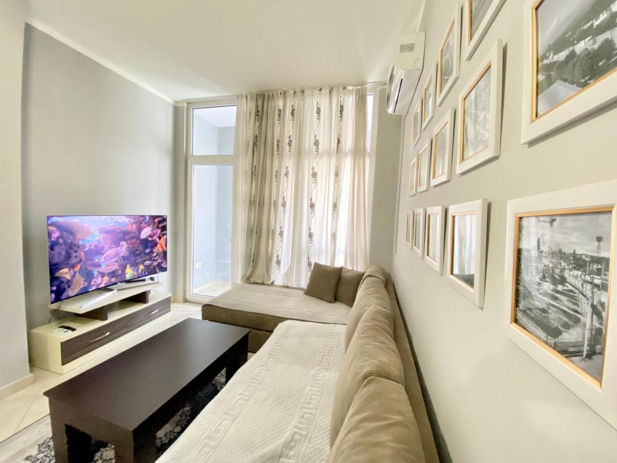 Pleasing Place With Free Parking On Site In Tirana Komuna E Parisit المظهر الخارجي الصورة